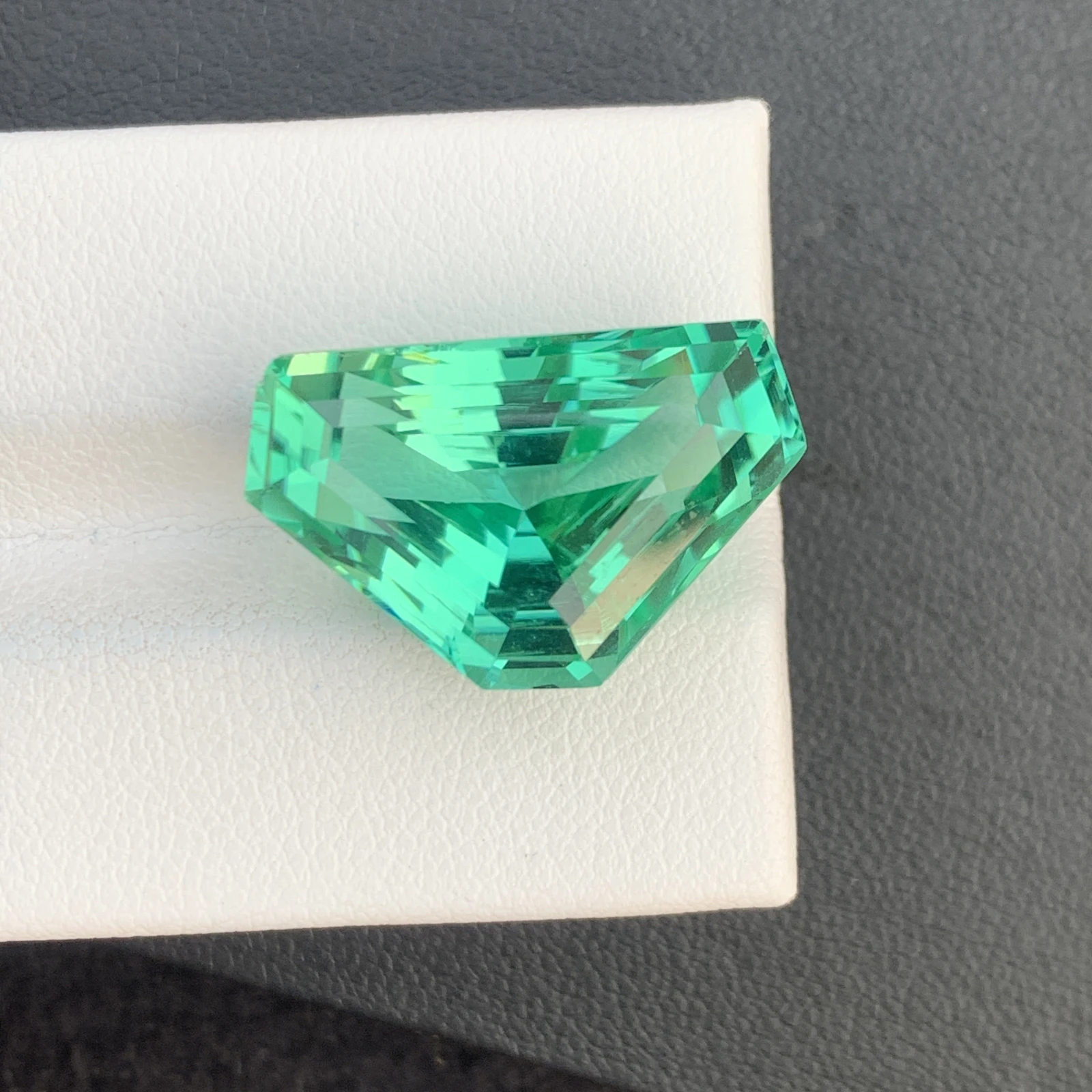 22.78ct Natural Radiated Green Kunzite Faceted Fancy Shape Loose Gemstone — view 1